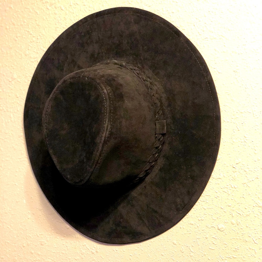 Braided brim hat